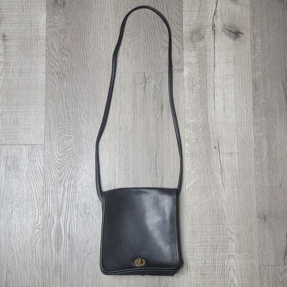 Vintage Coach black leather crossbody bag USA - Picture 16 of 16
